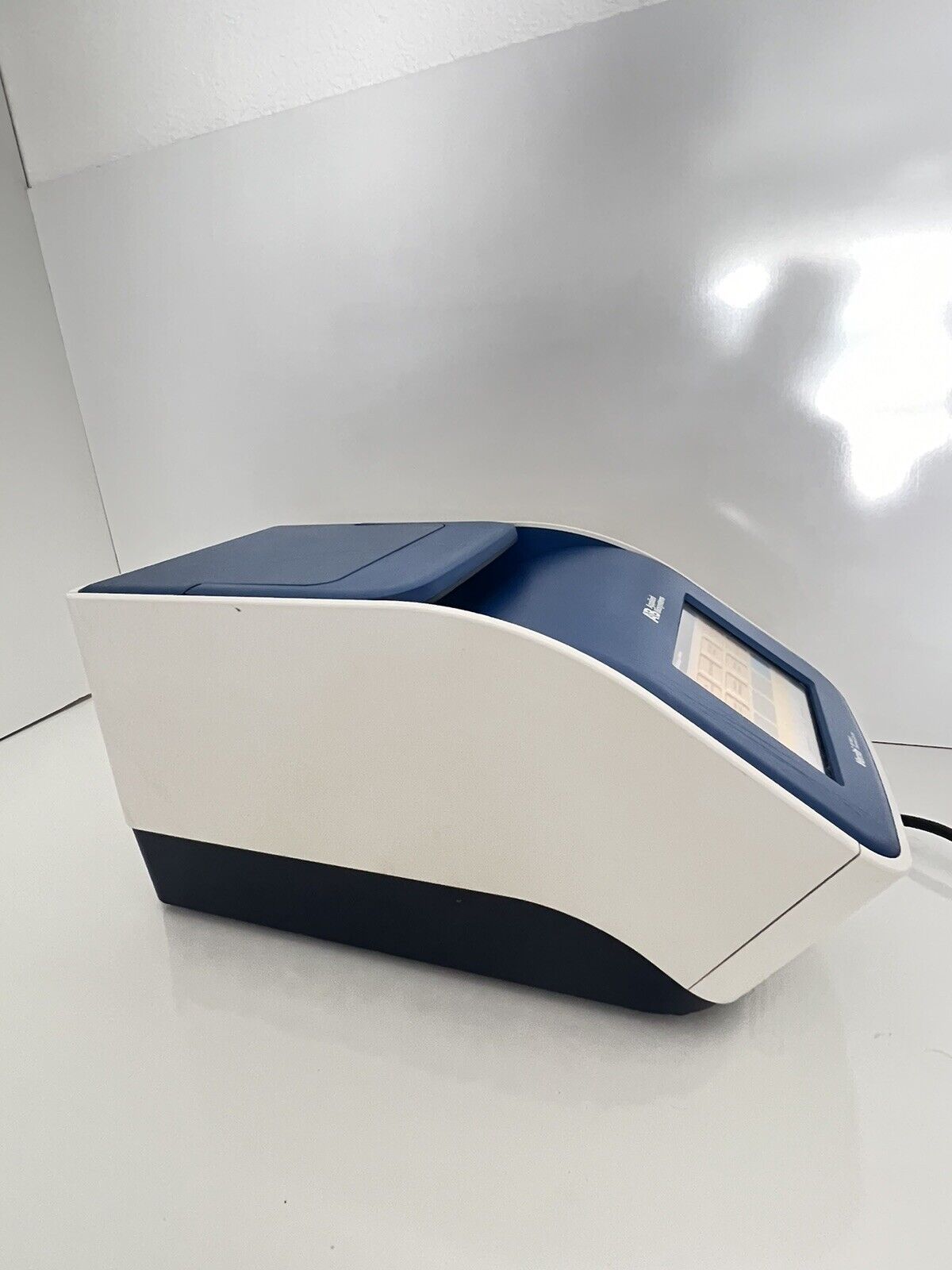 Applied Biosystems Veriti 96-well Thermal Cycler PCR - 9902