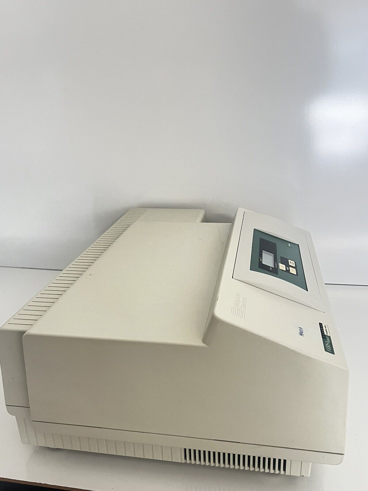 Molecular Devices VersaMax Tunable Microplate Reader