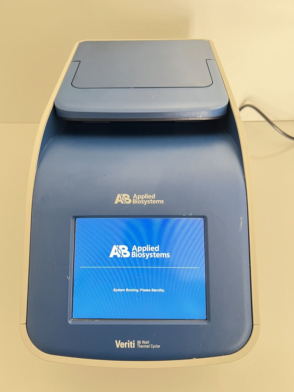 Applied Biosystems Veriti 96-well Thermal Cycler PCR - 9902